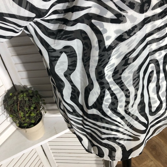 Dana Kay Blouse Animal Print Zebra Leopard Black White 24W - Picture 5 of 8